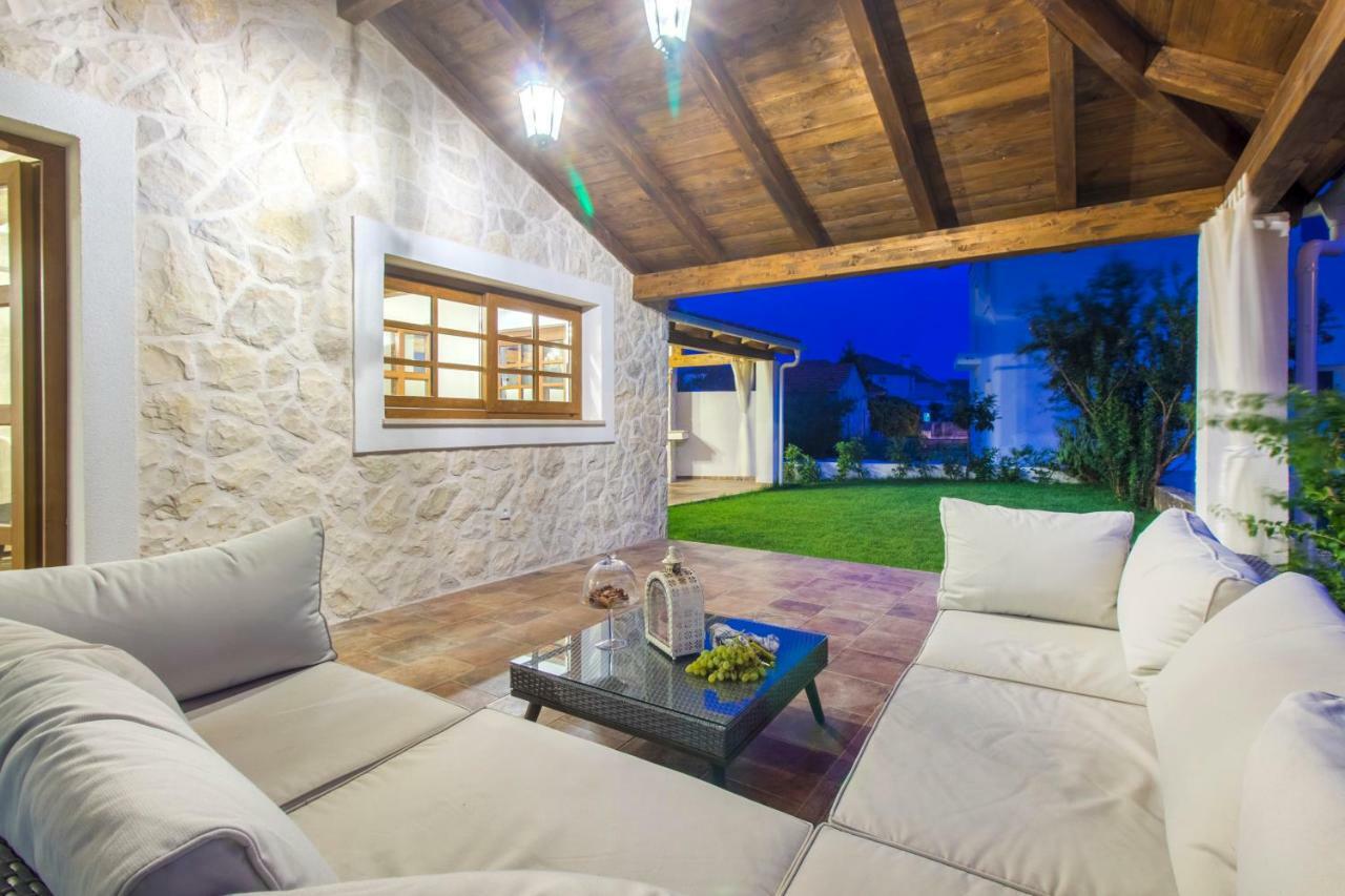 Villa House for Rent Leila à Šibenik Extérieur photo