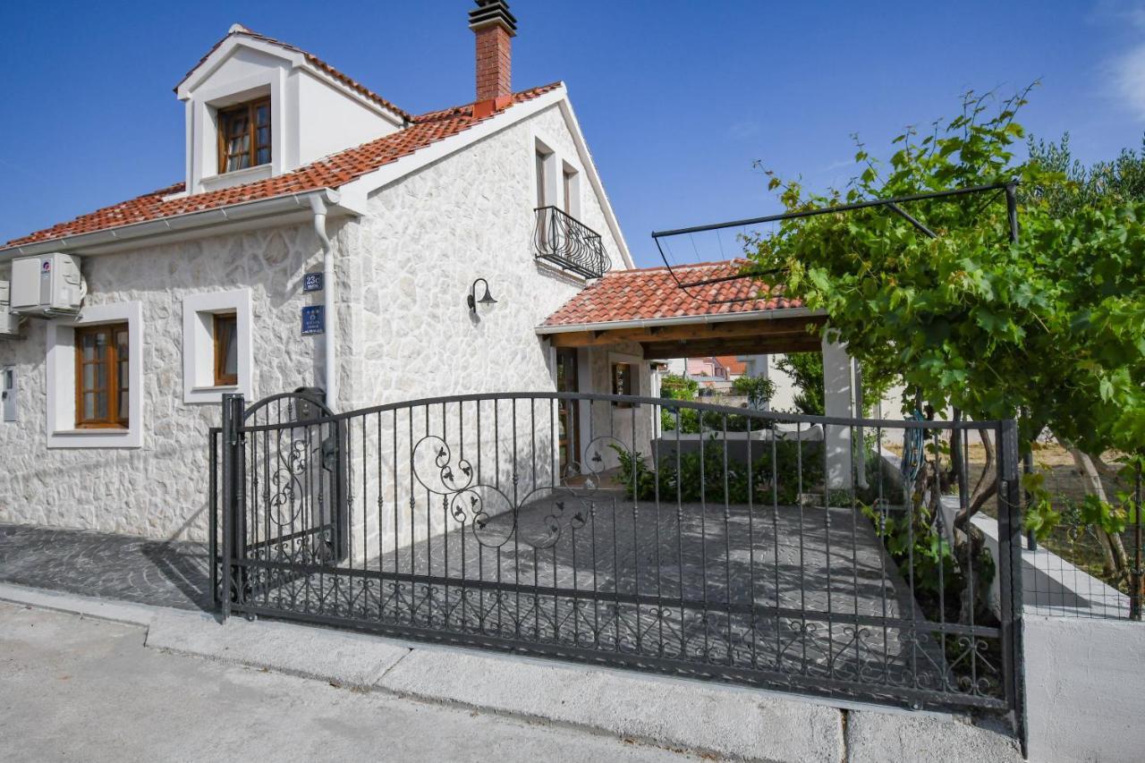 Villa House for Rent Leila à Šibenik Extérieur photo